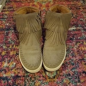 Mossimo moccasin style shoes